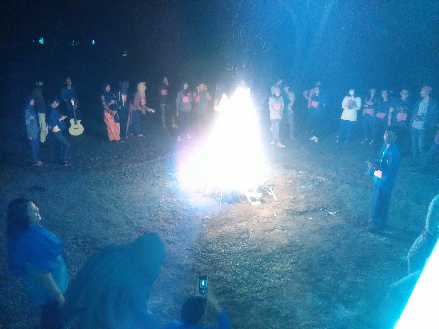 Api unggun dan performance dari peserta